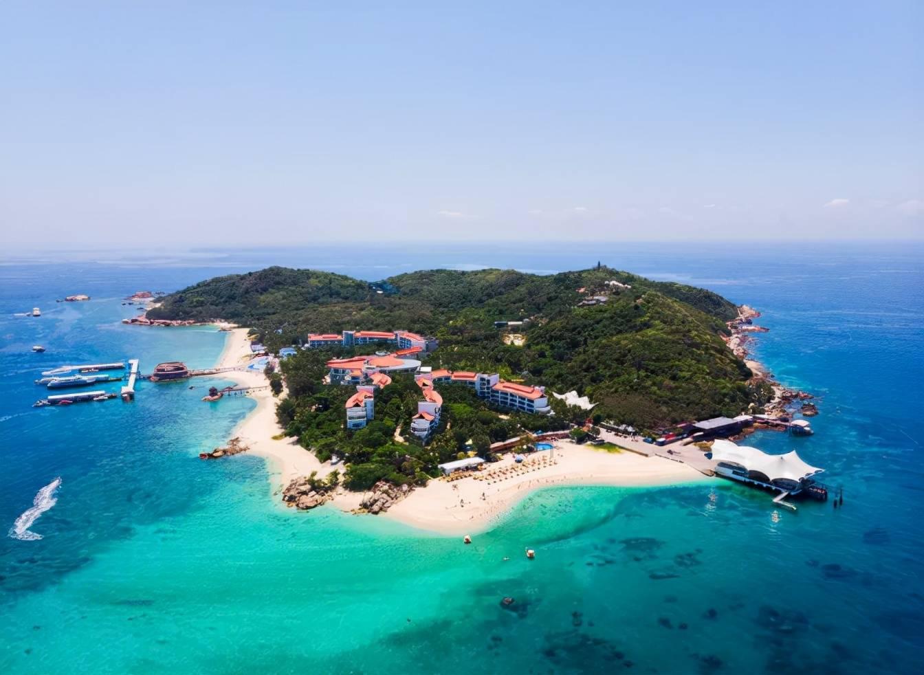 夏季热带海滩逃生